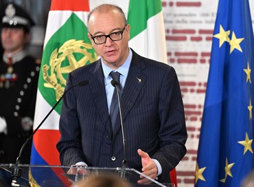 Chi occupa e devasta una scuola va bocciato: parla Valditara
