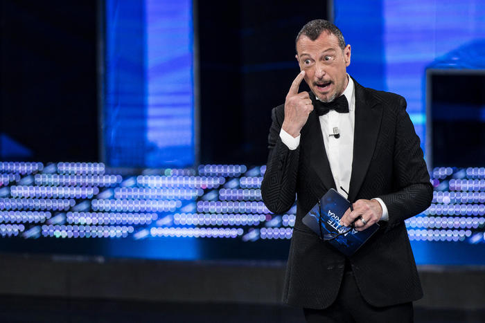 Bandi degli appalti e Sanremo: cambiano i ricavi delle pubblicità