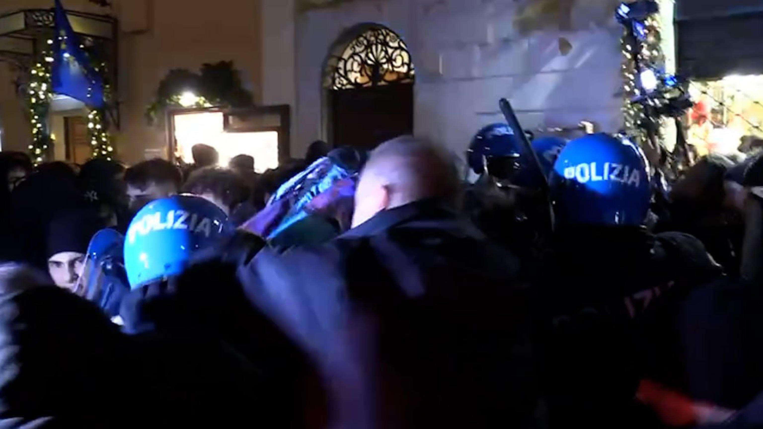 Gli eterni policofobici