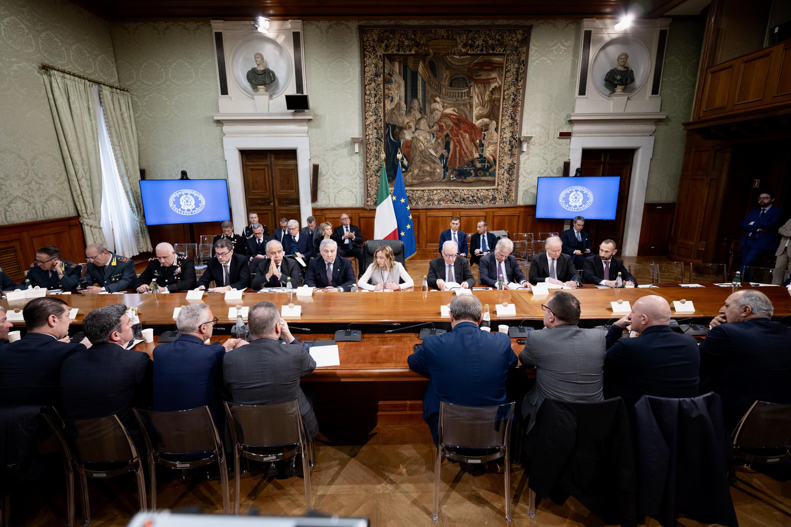 Meloni e l’incontro con i sindacati di Polizia