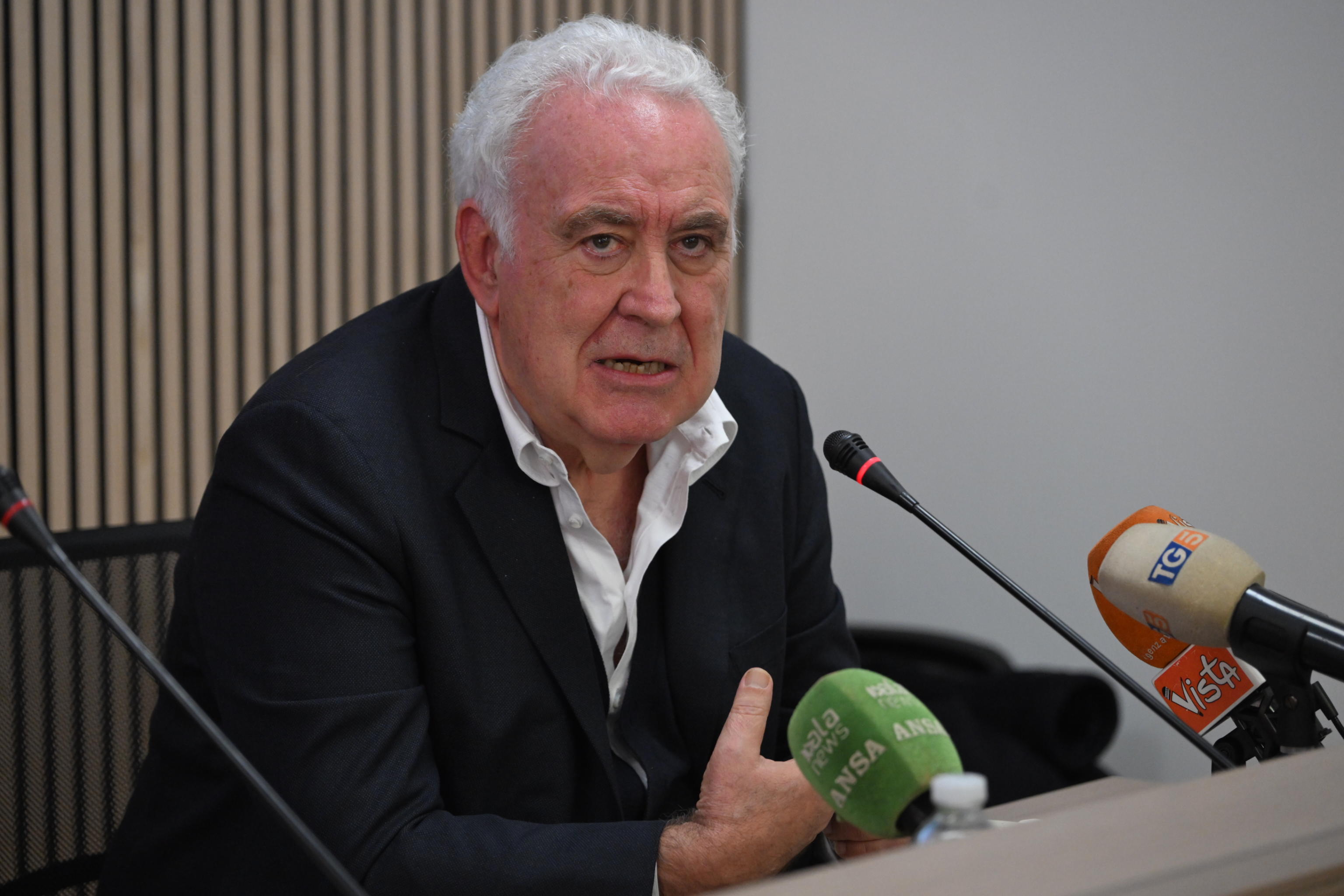 La bandiera bianca di Santoro