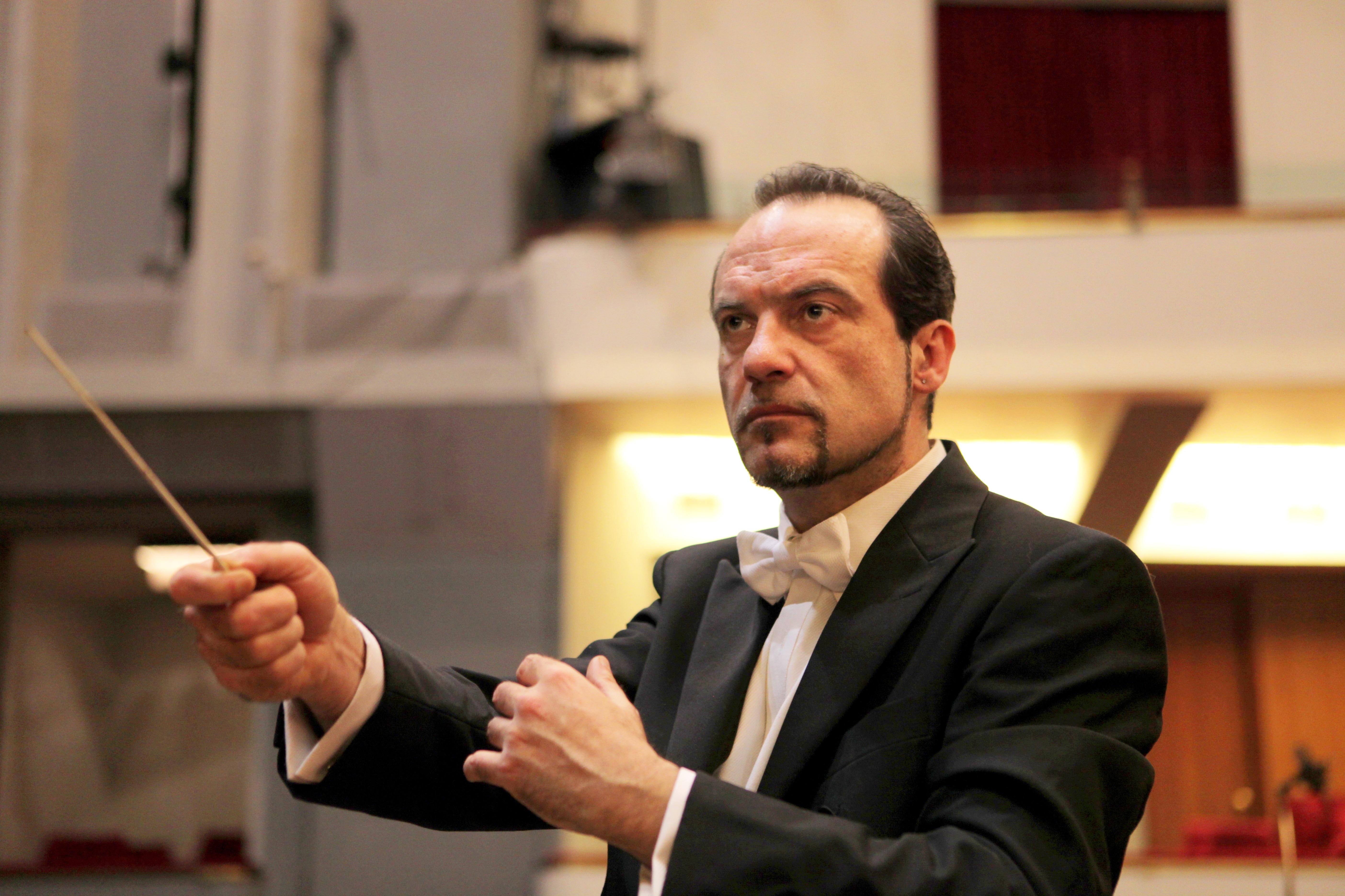 Domenico Pierini: “Quando dirigo, mi soffermo sull’aspetto umano”