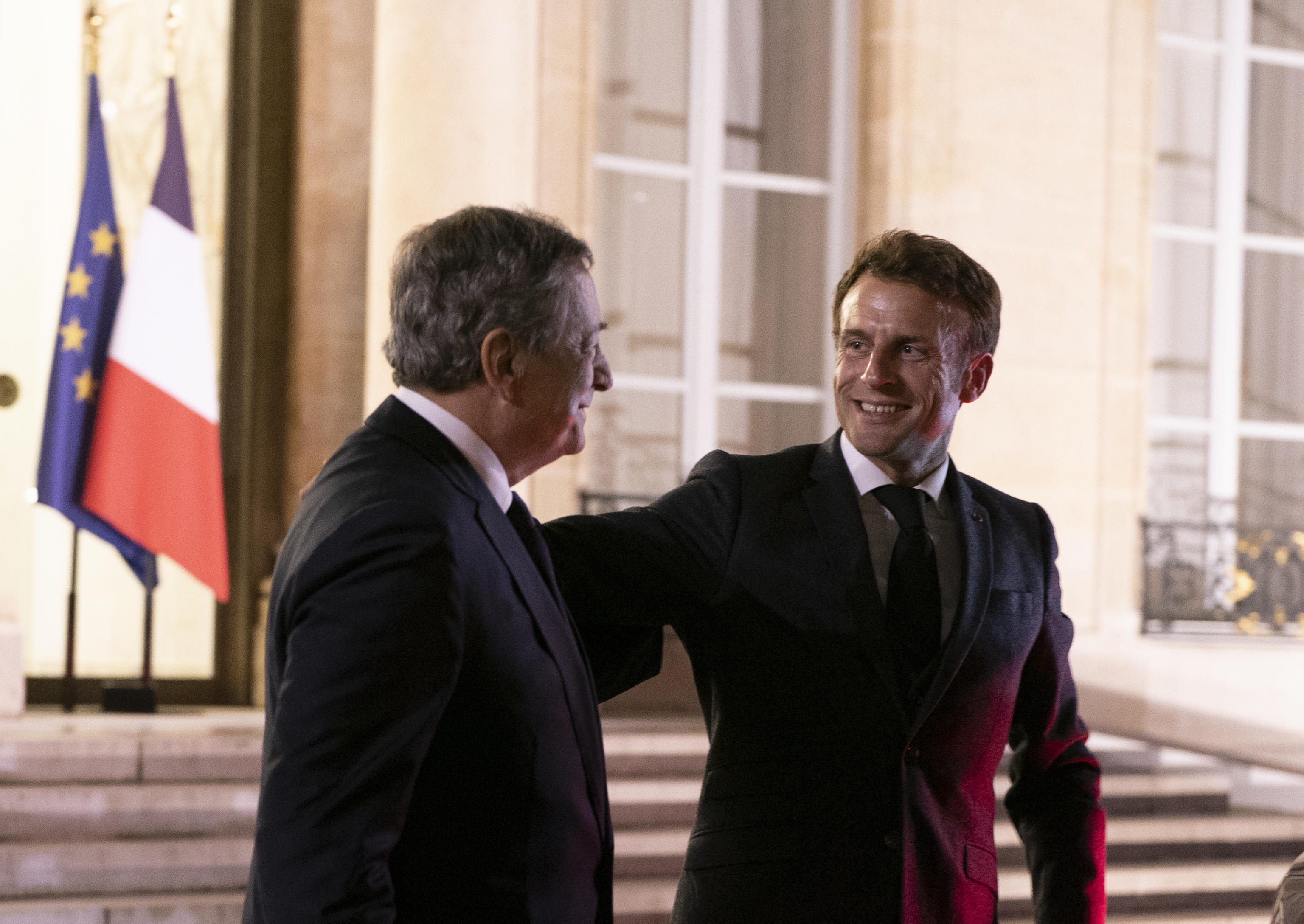 Commissione Ue: Macron vuole Draghi