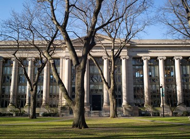 Proteste contro Israele e calo di iscrizioni ad Harvard