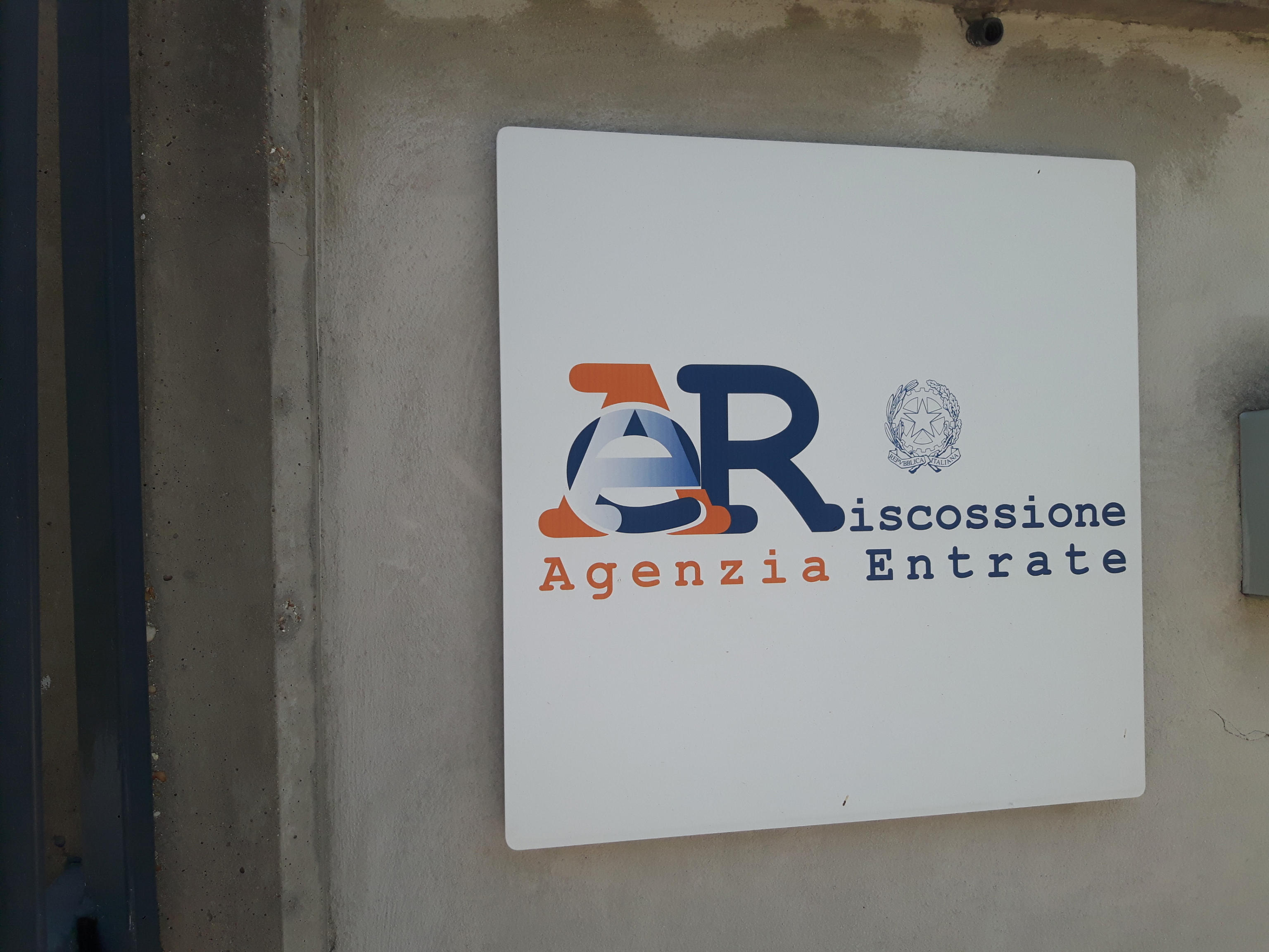 Truffe mascherate da e-mail dell’Agenzia delle Entrate