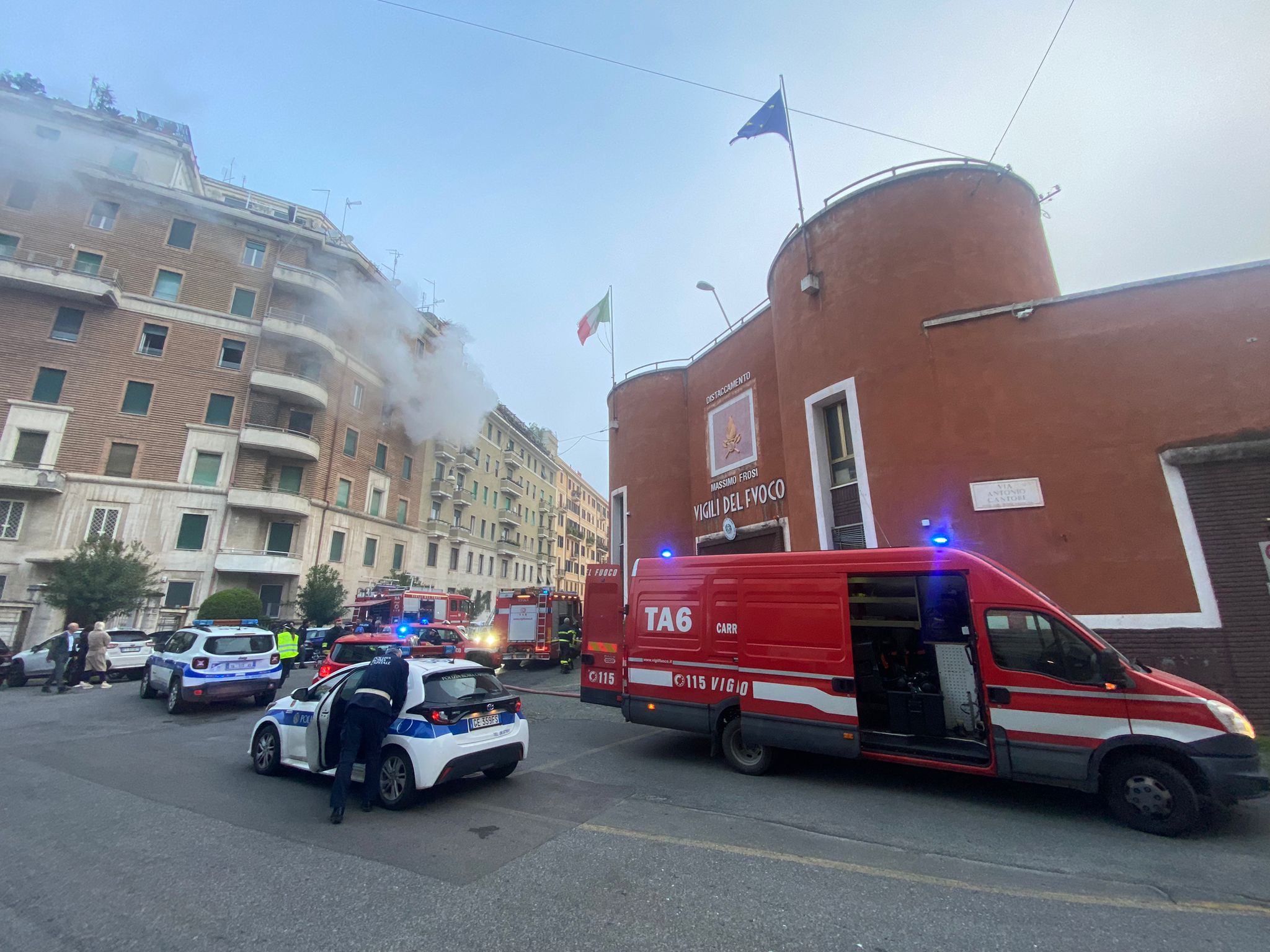 Se c’è un incendio a Roma e manca l’autoscala dei Vigili del fuoco