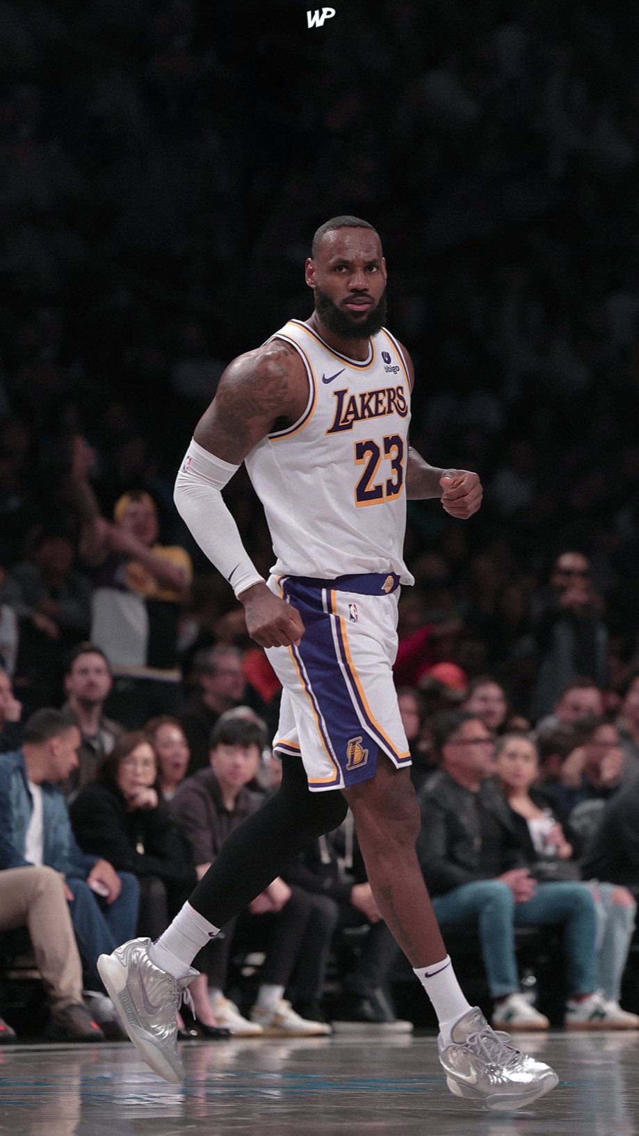 Un pomeriggio di basket, sotto il segno di LeBron