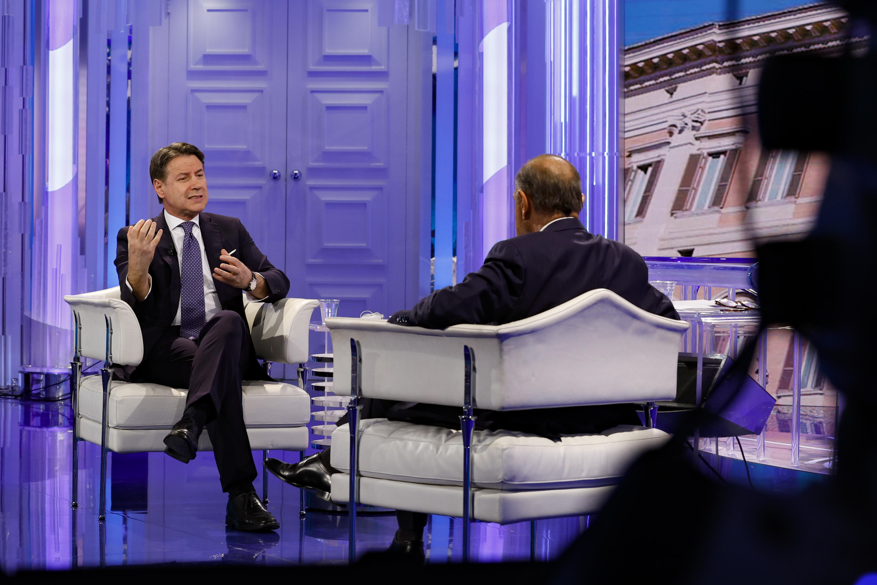 La doppia morale di Conte