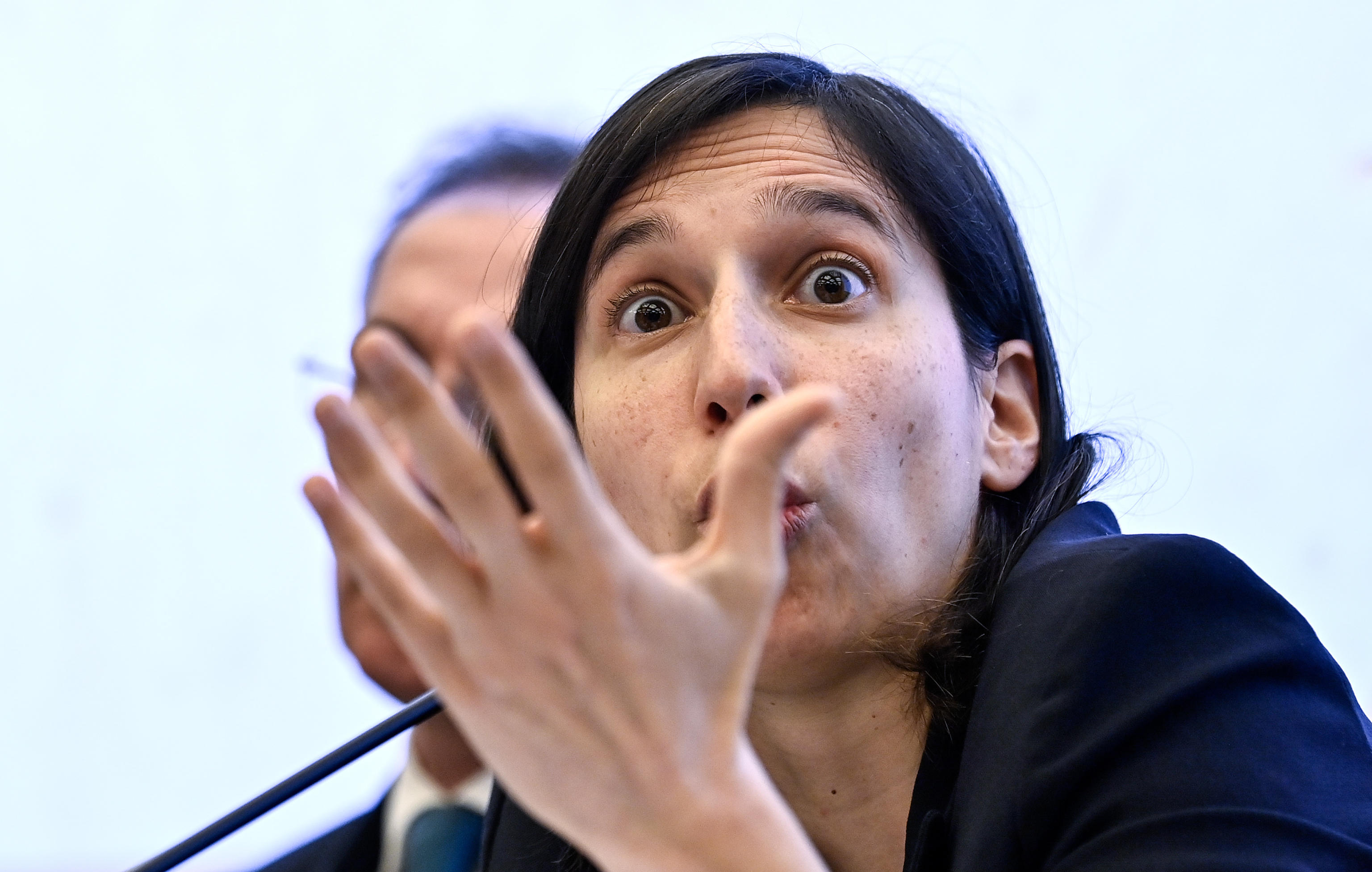 Il Pd vittima della “polizia morale” e della “pulizia etica”