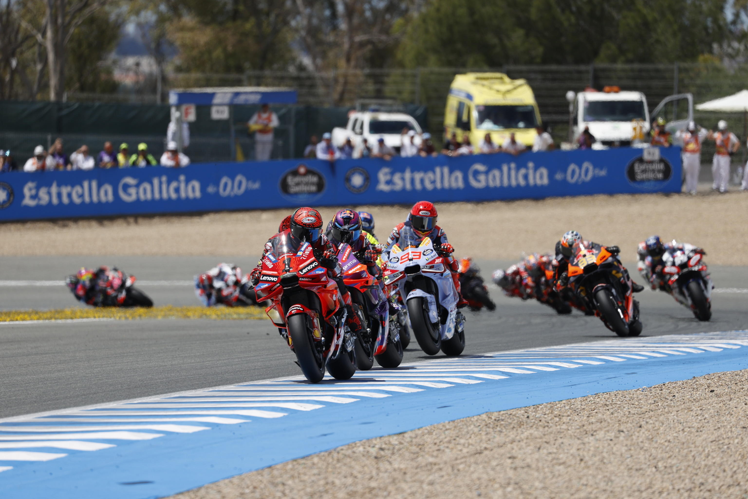 Bagnaia vince a Jerez, la Ducati domina in Motogp