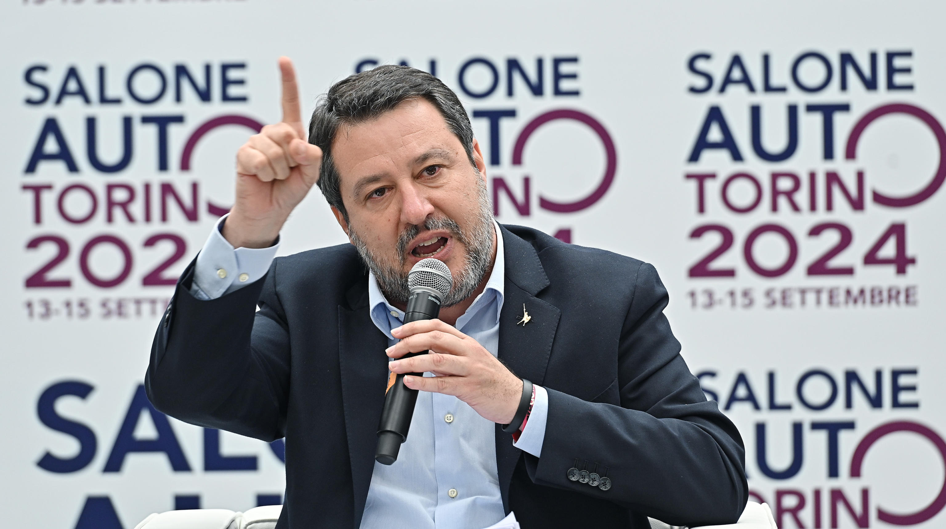 Salvini: “Dire no ad auto diesel e benzina? Una fesseria”