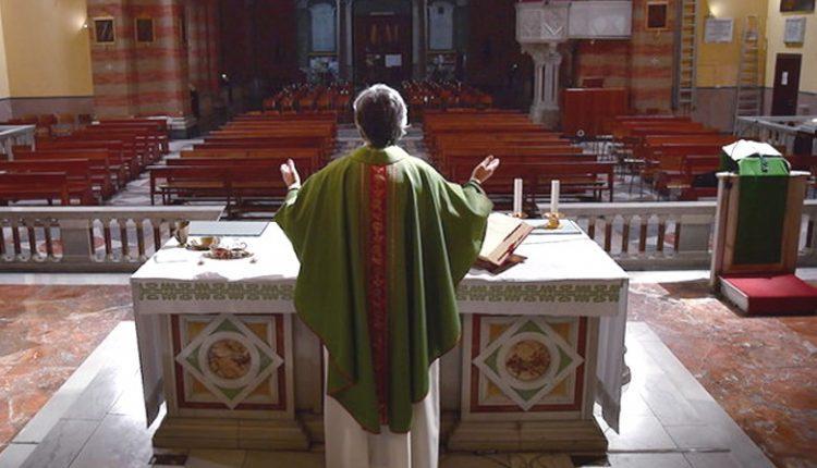 Matrimonio, famiglia, passato e futuro della Chiesa: parla Monsignor Stenico