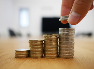 Perché i tassi di interesse non scendono?