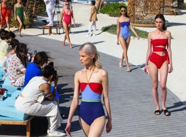 Arabia Saudita: la prima sfilata di moda in costume da bagno