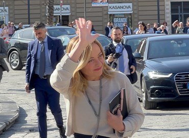 Meloni: “Sud non è più periferia ma centro del futuro”
