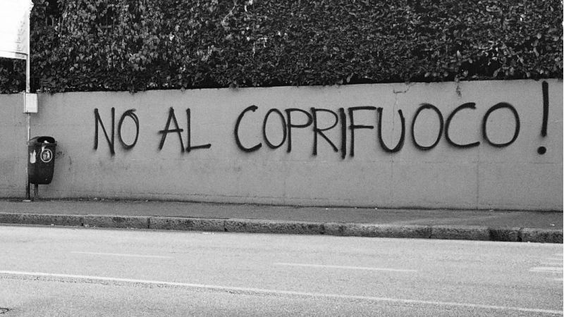 Quel coprifuoco per la sicurezza della gente