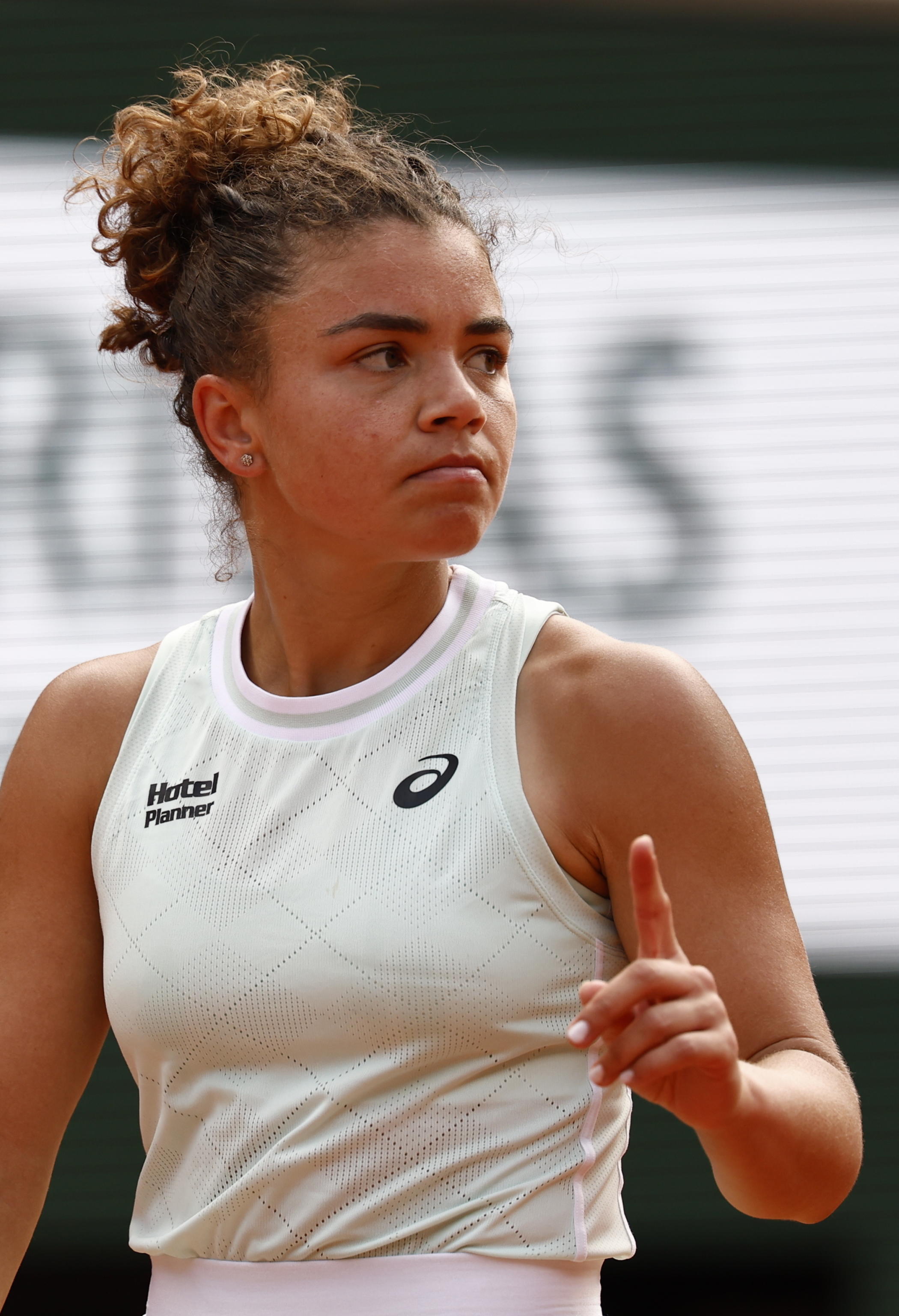 Paolini in finale al Roland Garros, batte Andreeva in due set