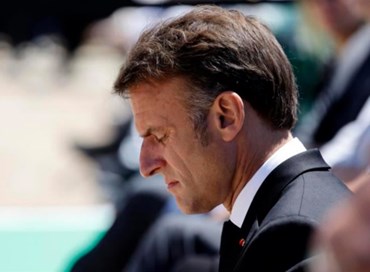 Di chi è la Francia? Macron, il Re Nudo