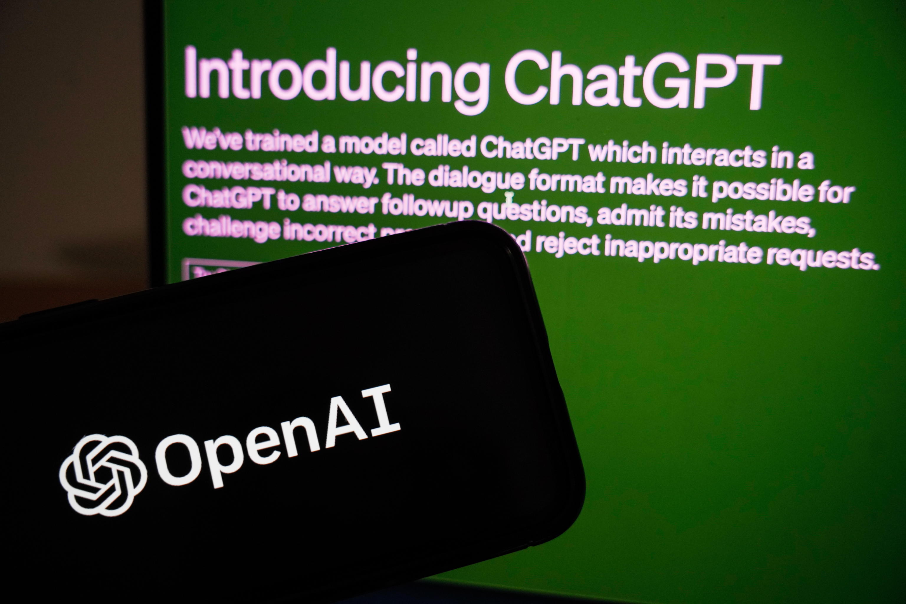 OpenAi lancia CriticGpt, un software di correzione