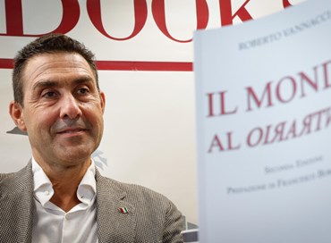 Vannacci a Le Pen: “Raddrizziamo questo mondo sottosopra”