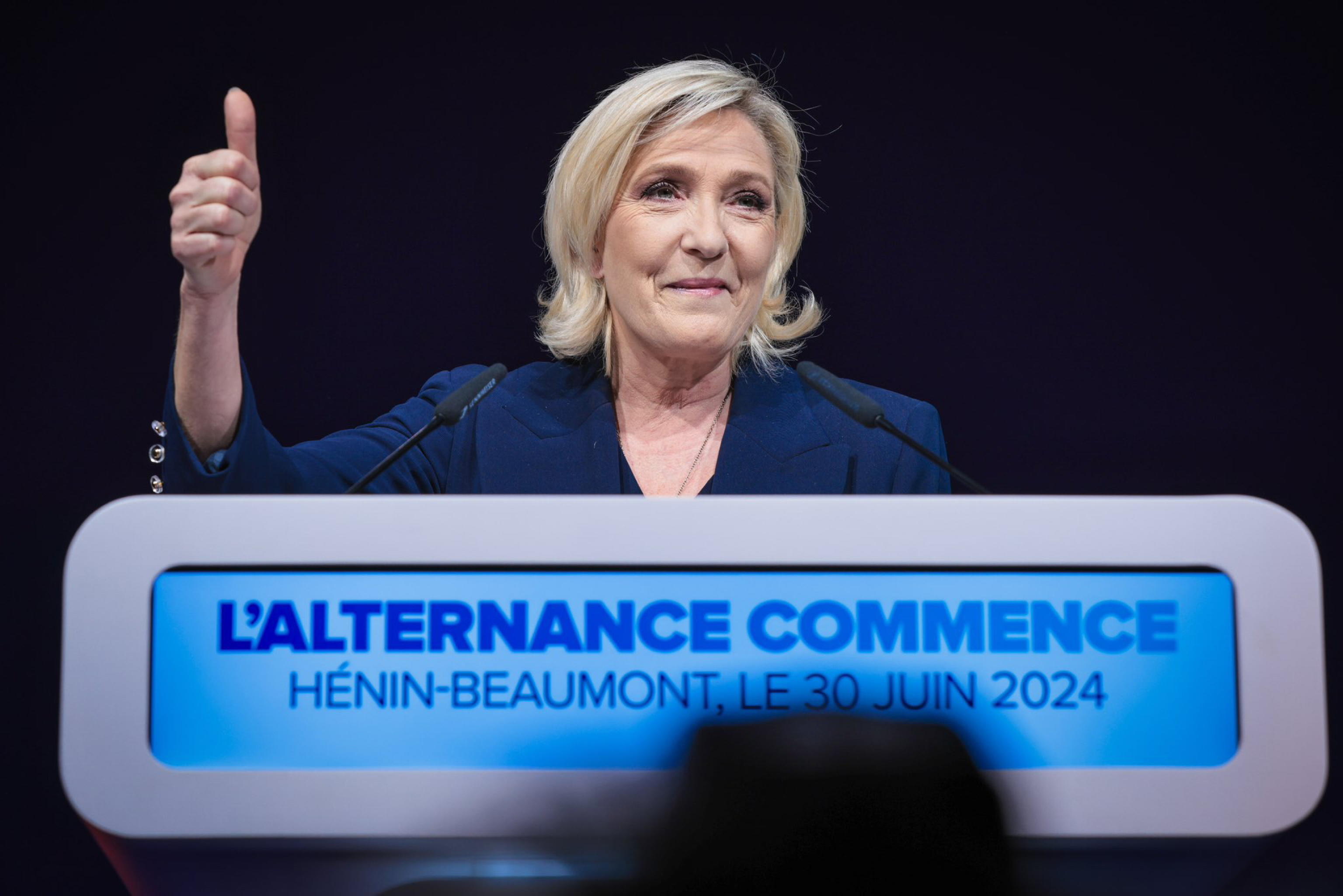 Elezioni in Francia: Le Pen passa al primo turno, Mélenchon invoca la desistenza