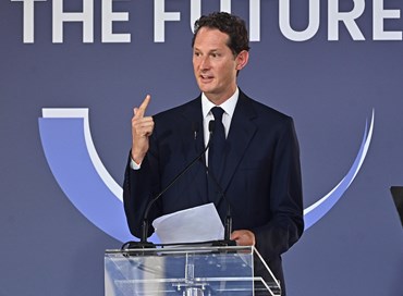 John Elkann investe nella sanità privata
