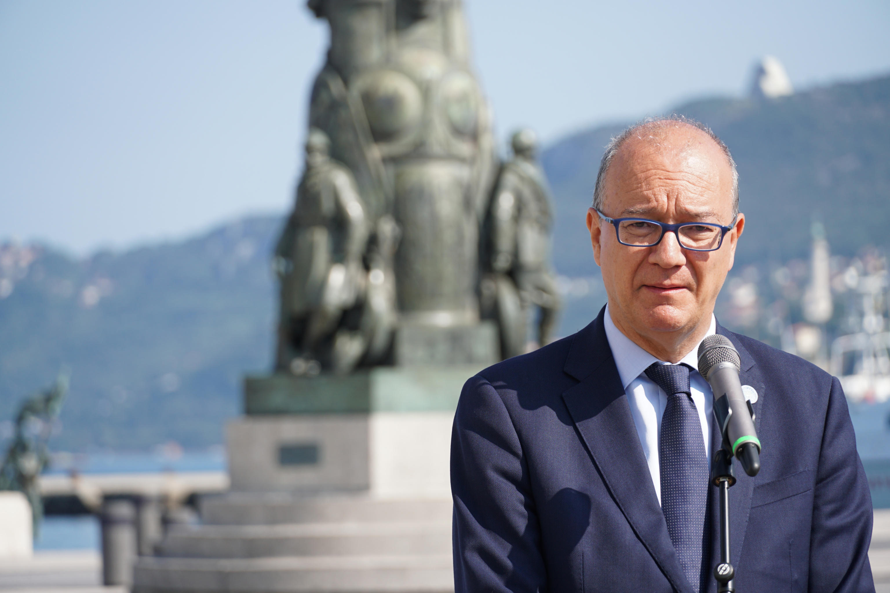 Valditara e una nuova educazione civica a scuola