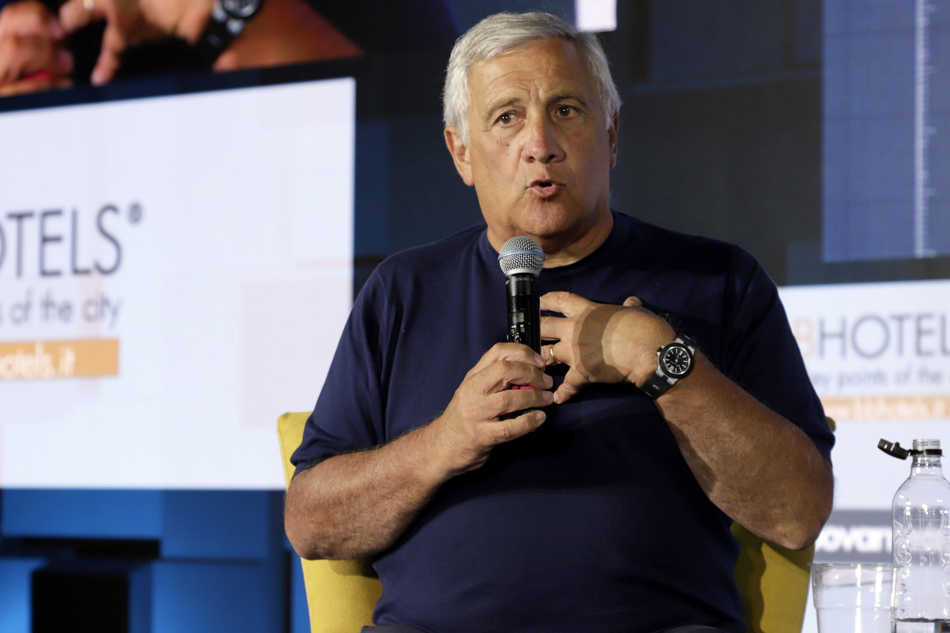 Tajani: “Sosteniamo l’Ucraina e lavoriamo alla pace”