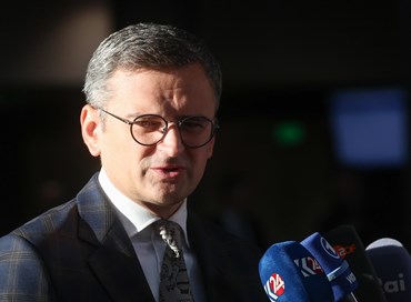 Kuleba dà le dimissioni, maxi rimpasto di governo in Ucraina