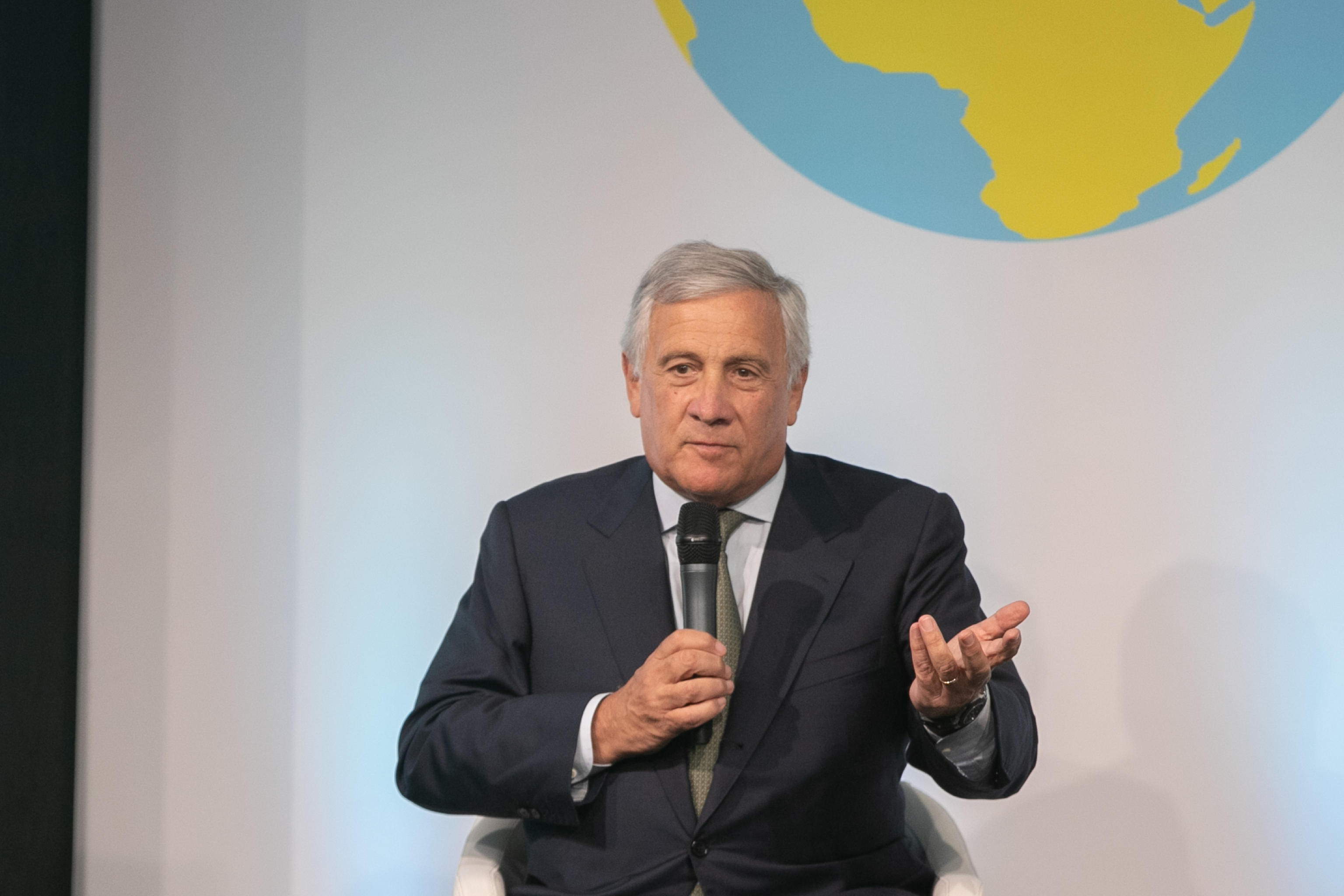 Tajani: “Su Fitto la sinistra voti a favore”