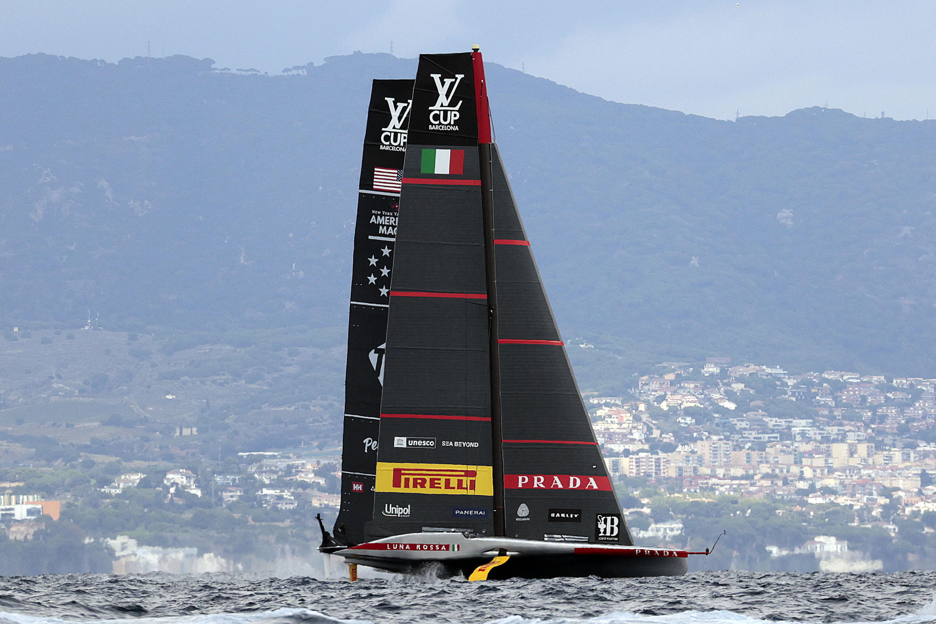 Louis Vuitton Cup, la finale è Ineos Britannia-Luna Rossa