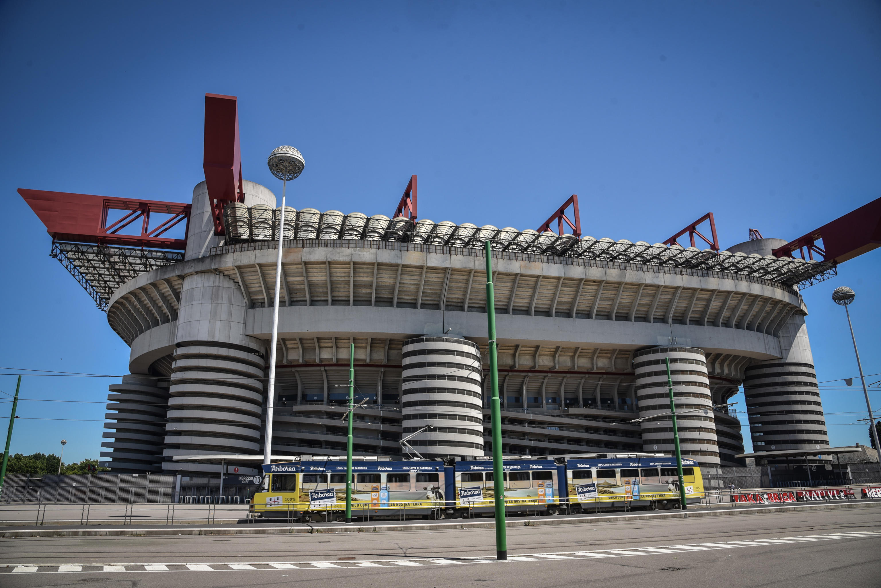 San Siro, fra i tre litiganti non gode nessuno