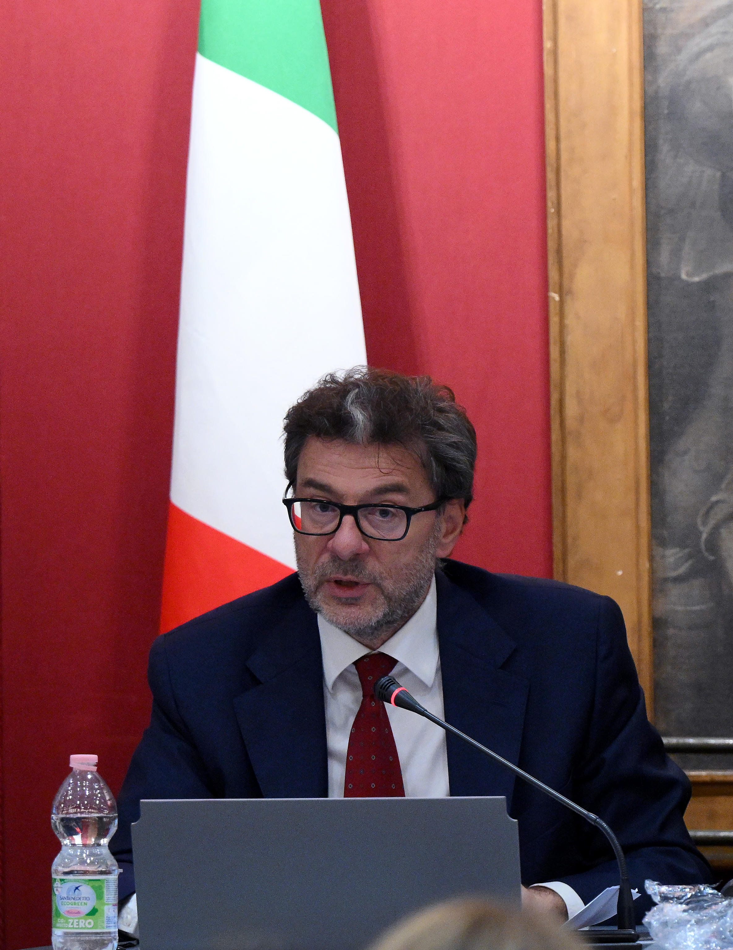 Giorgetti sul Psb: “Più tagli che tasse”