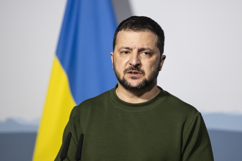 La malafede della nostra politica complice dell’incapacità di Zelensky