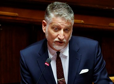 Alessandro Giuli, “oscuro” esordio parlamentare del neoministro
