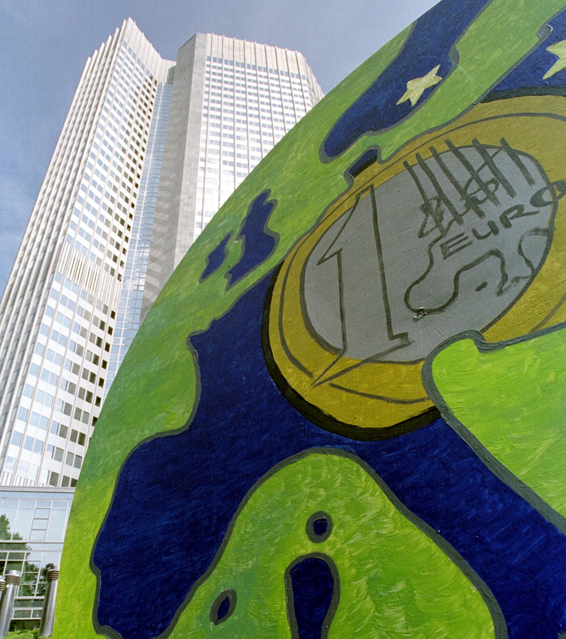 La Bce taglia, cosa succede a mutui e prestiti