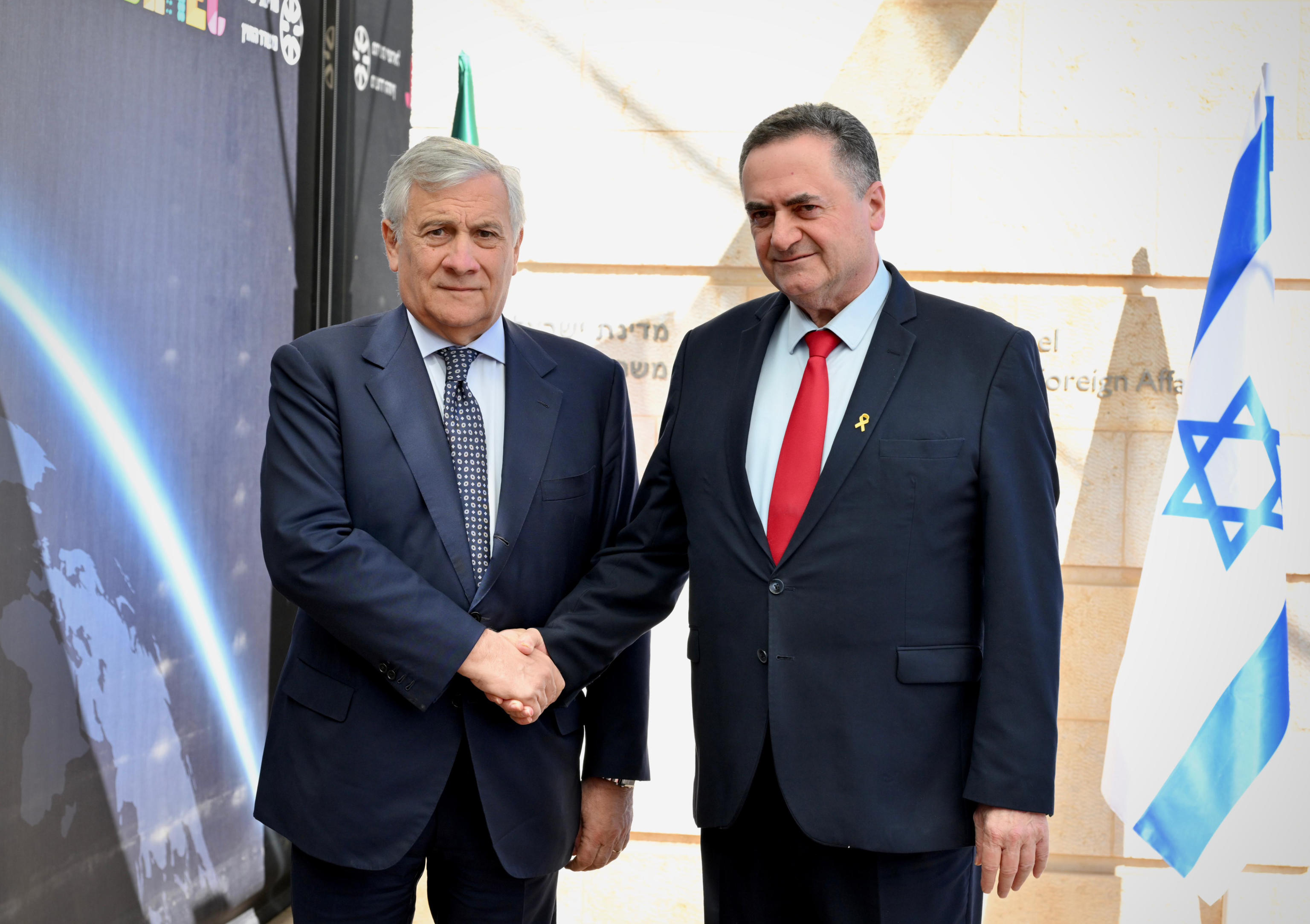 Mentre Tajani visita Gerusalemme, si parla timidamente di pace