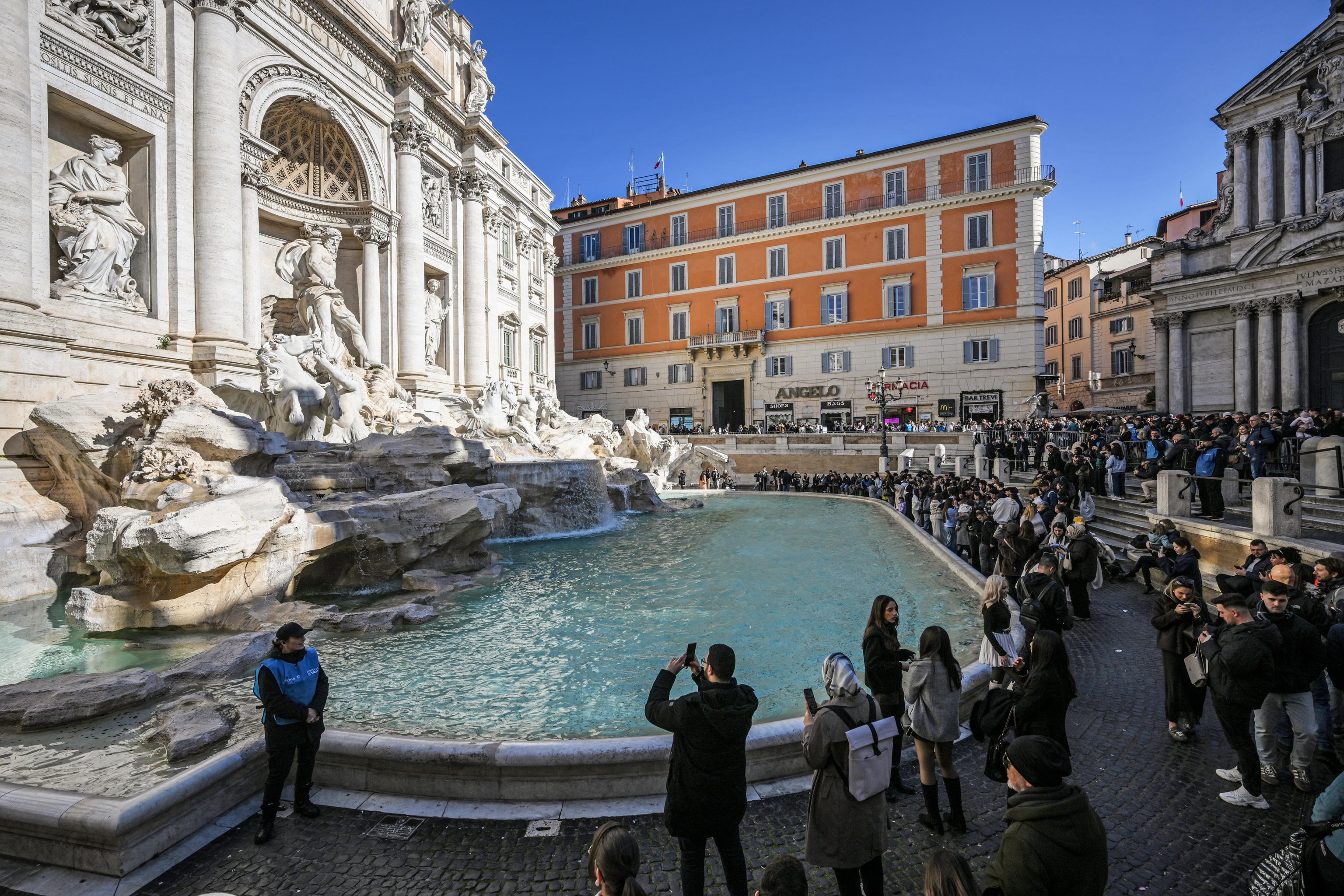 Turismo sotto assedio: proteggere la libertà di scoprire il mondo