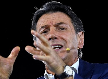 Caos M5s, Conte: “Grillo schiaffeggia gli iscritti, vuole valere più degli altri”