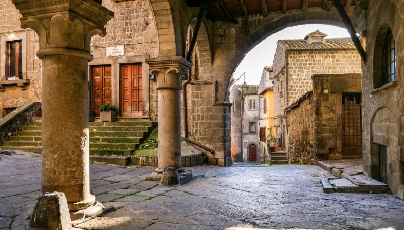 Centri storici e locazioni brevi: tra autenticità e futuro