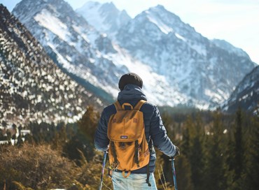 L’essenziale nello zaino: come prepararsi per una giornata in montagna