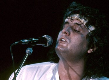 Pino Daniele, nelle sale da gennaio il documentario “Nero a metà”
