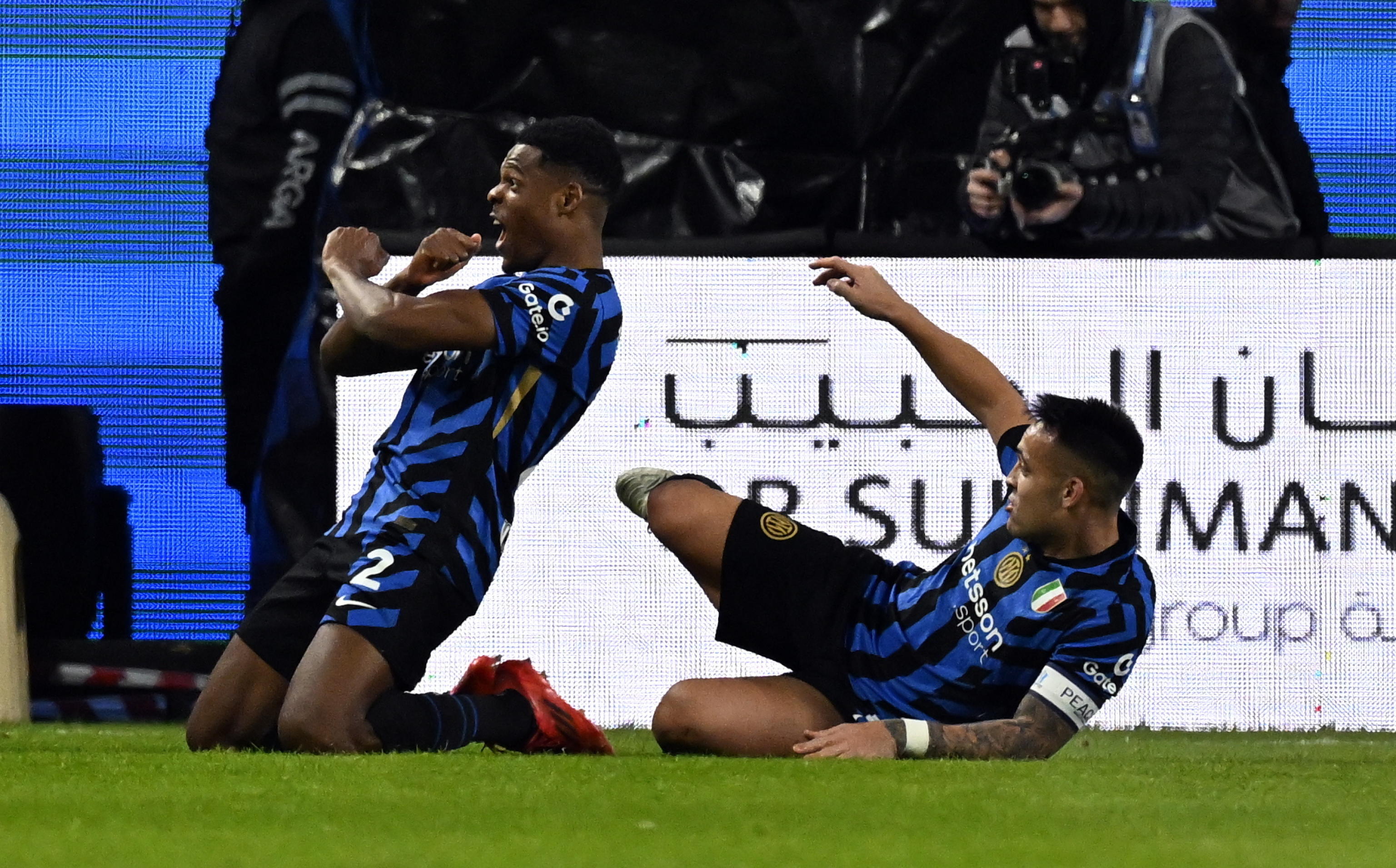 Supercoppa, Dumfries porta l’Inter in Finale