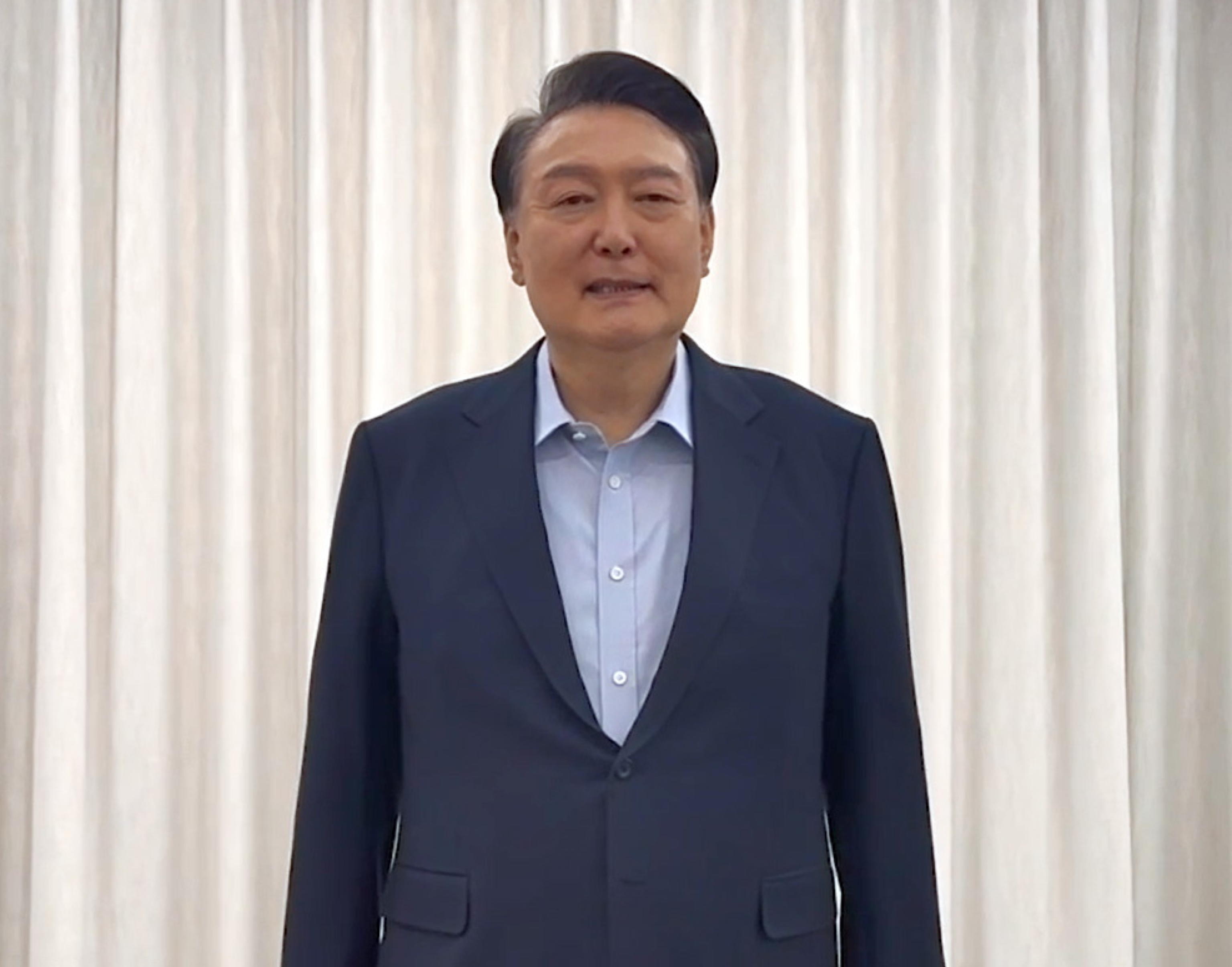 Seul: Yoon è stato arrestato e interrogato