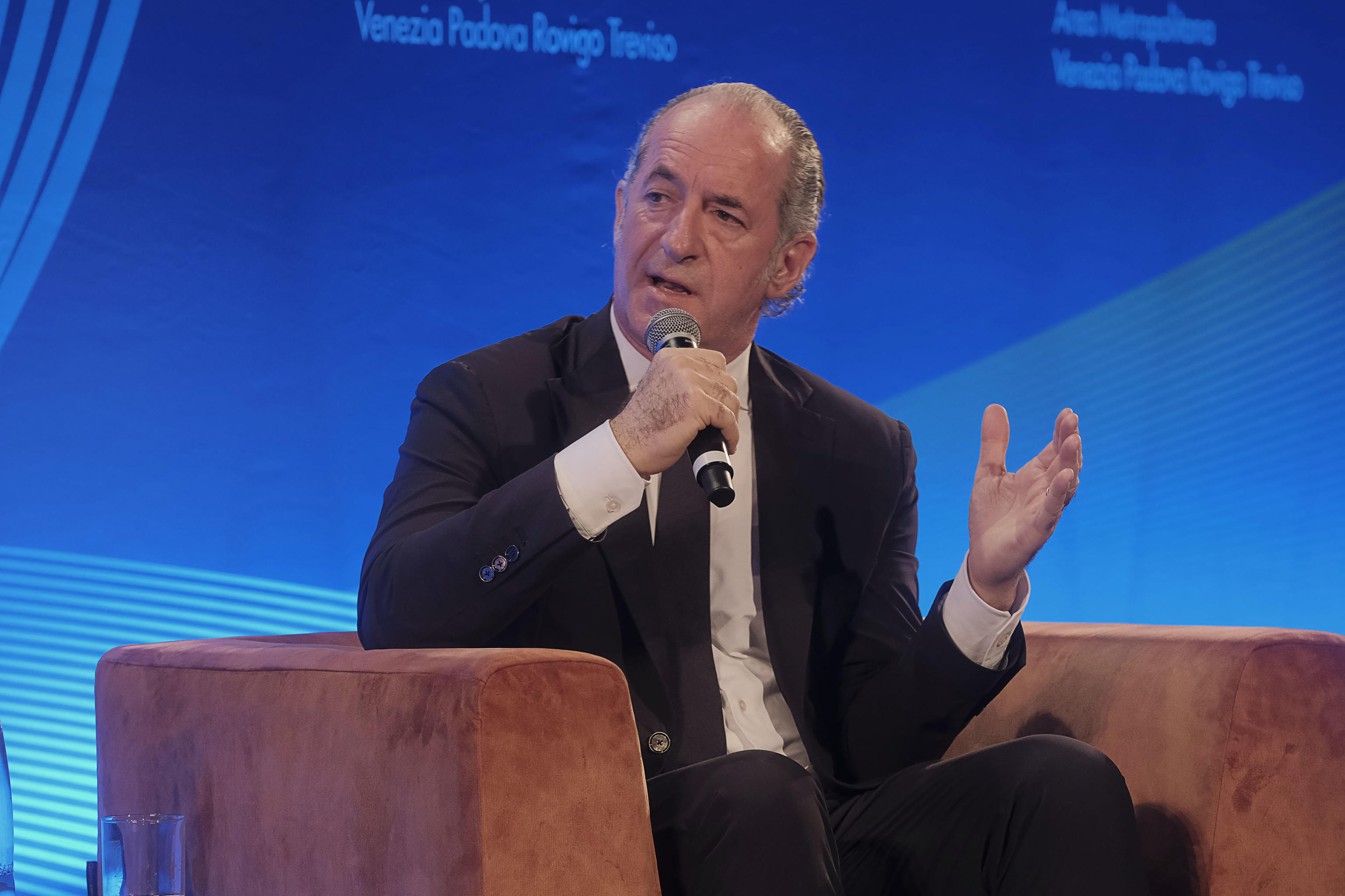 Terzo mandato, Zaia attacca: “I parlamentari sono lì da 30 anni”