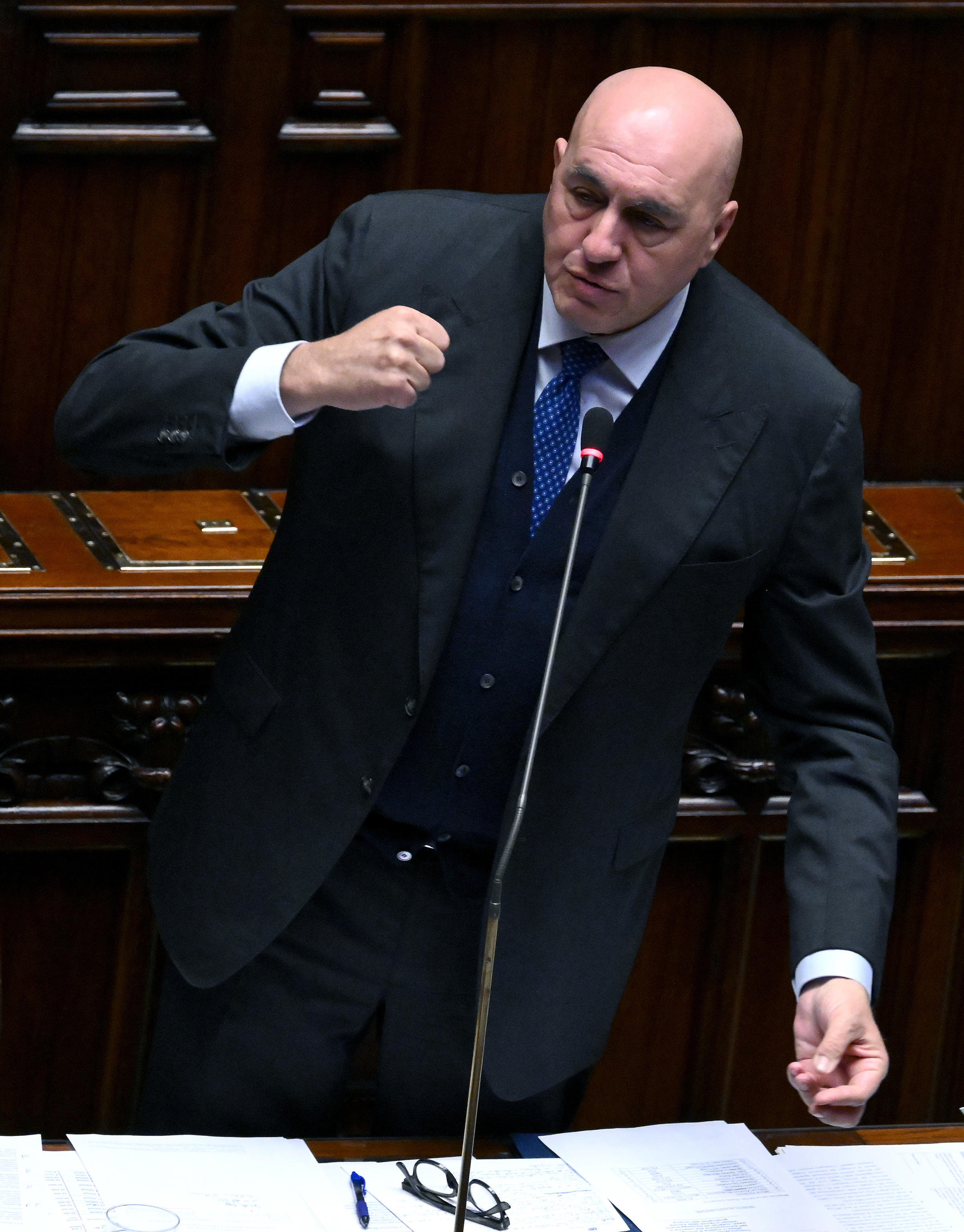 Crosetto: “Si torni all’immunità parlamentare”