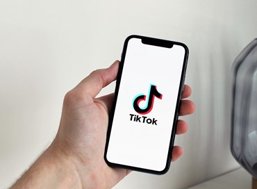 TikTok sviluppa le misure per famiglie e adolescenti