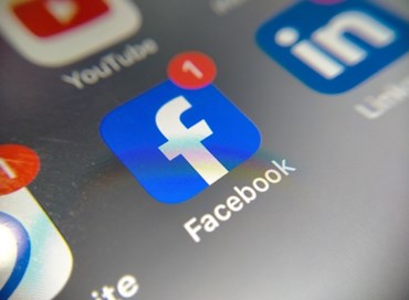 È possibile vedere profilo Facebook in anonimo? Miti e realtà a confronto