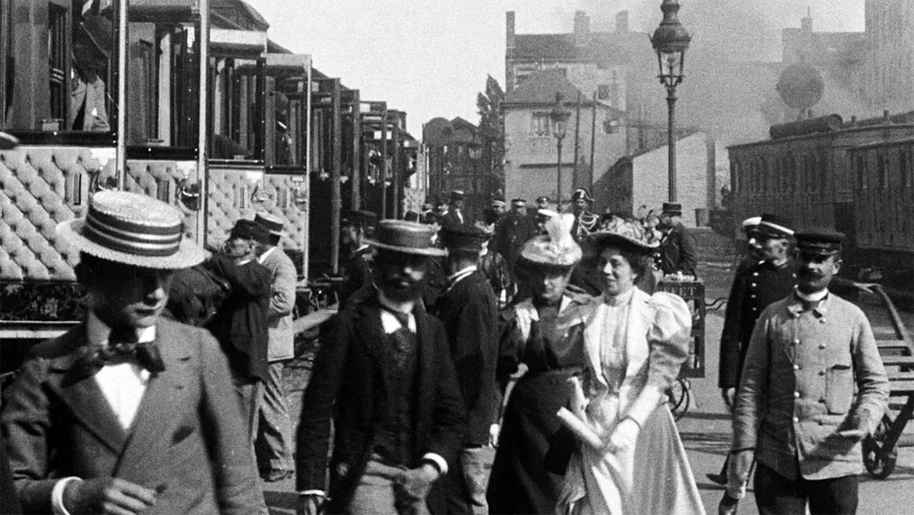 Omaggio ai Lumière e alla loro magnifica ossessione chiamata “cinema”