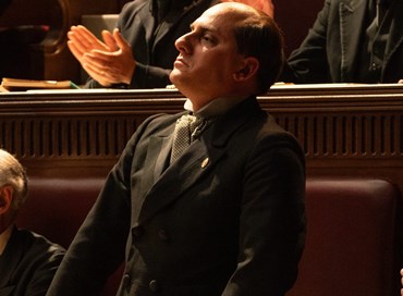 Visioni. “M- Il figlio del secolo”, la strepitosa miniserie di Joe Wright